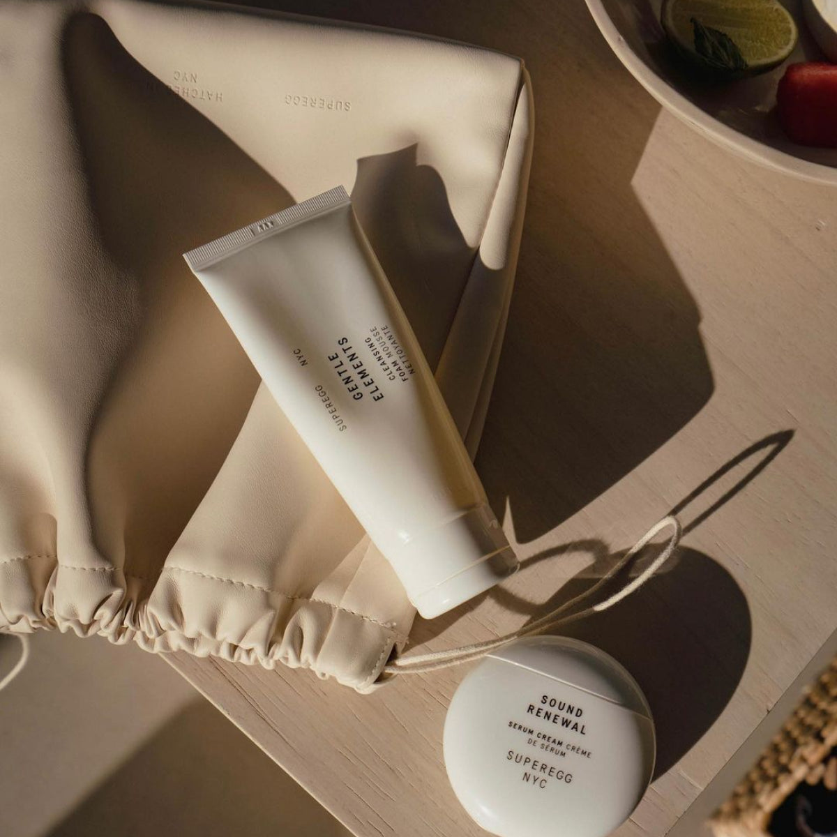 Minimal Egg Cream Pouch