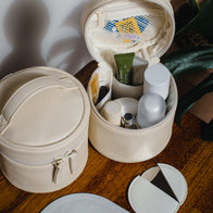 Load image into Gallery viewer, Little Egg Vanity Bag
